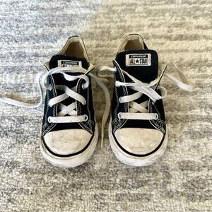 KIDS: converse shoes